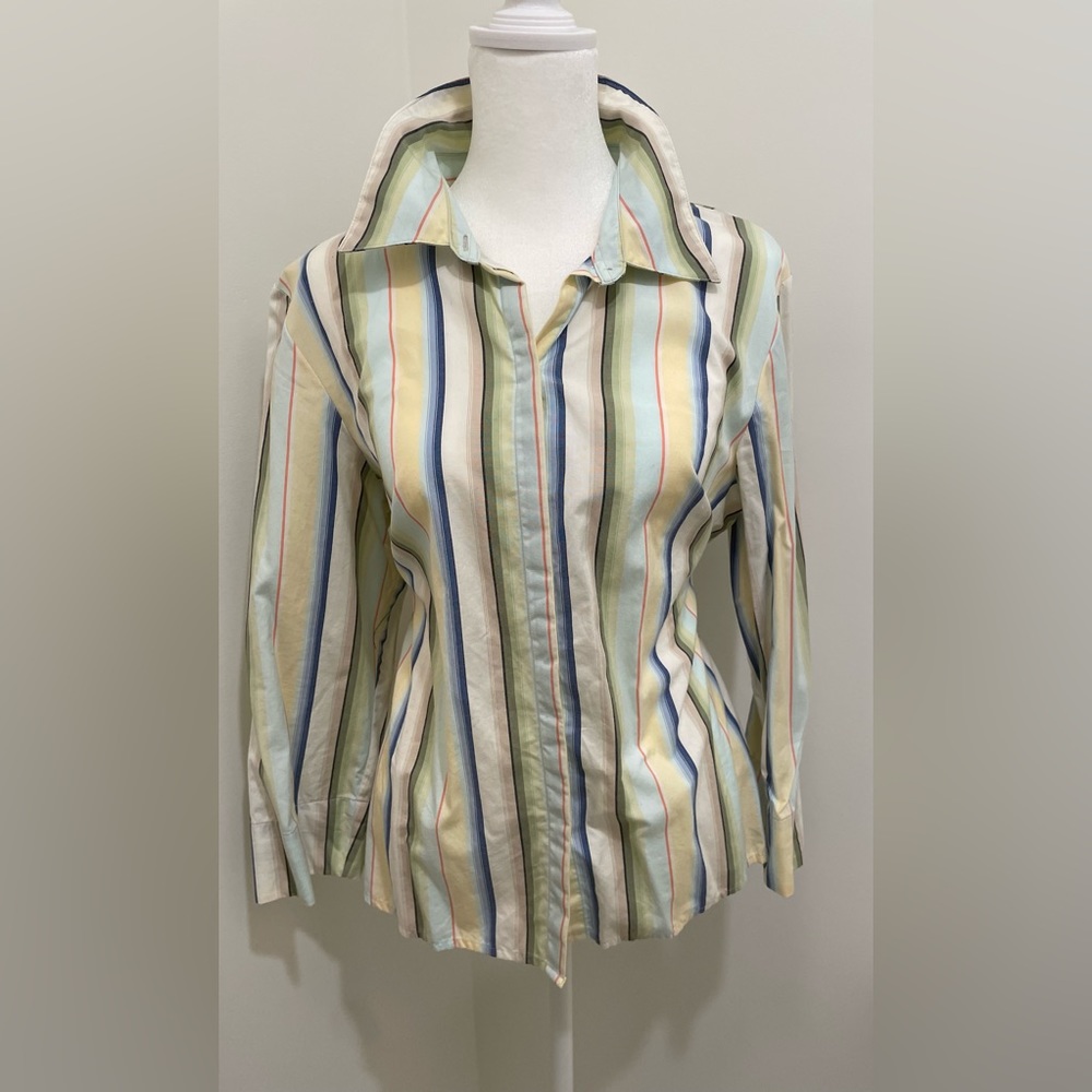 Ladies Geoffrey Beene striped button up shirt. Size 14